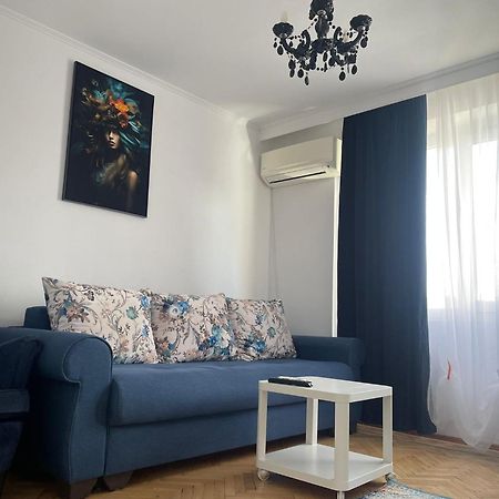 Emm Apartament - 100M Parc Si Metrou Tinererului Bukurešť Exteriér fotografie