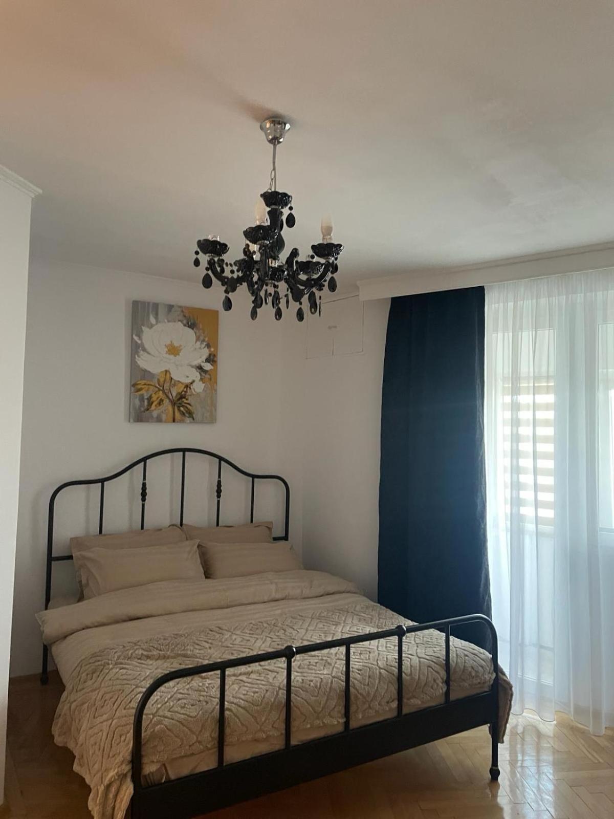 Emm Apartament - 100M Parc Si Metrou Tinererului Bukurešť Exteriér fotografie
