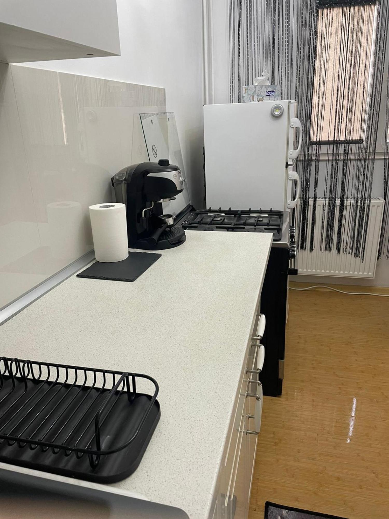 Emm Apartament - 100M Parc Si Metrou Tinererului Bukurešť Exteriér fotografie